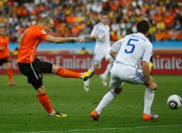 Brasilien und Holland stehen im Viertelfinale der WM 2010