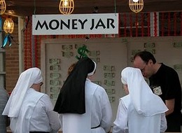 Nonne beim Glücksspiel im Online Casino erwischt